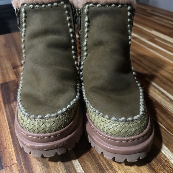 Laidback London Setsu 4.0 Floral Ankle Boot - Picture 9 of 14